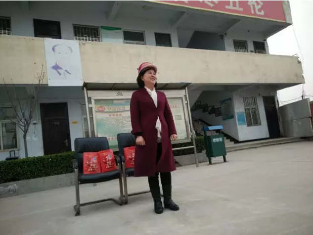 偉志模板總經理張秋改——我為偉志代言，高質量的模板是我心中的希望