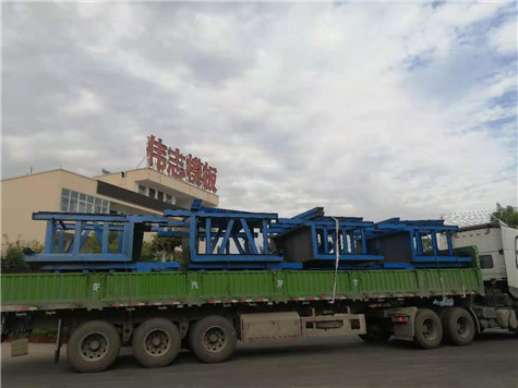 液壓T梁鋼模板發(fā)往河南洛陽高速施工地點(diǎn)