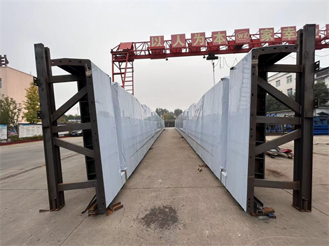 不銹鋼T梁鋼模板開始拆模準備發(fā)貨