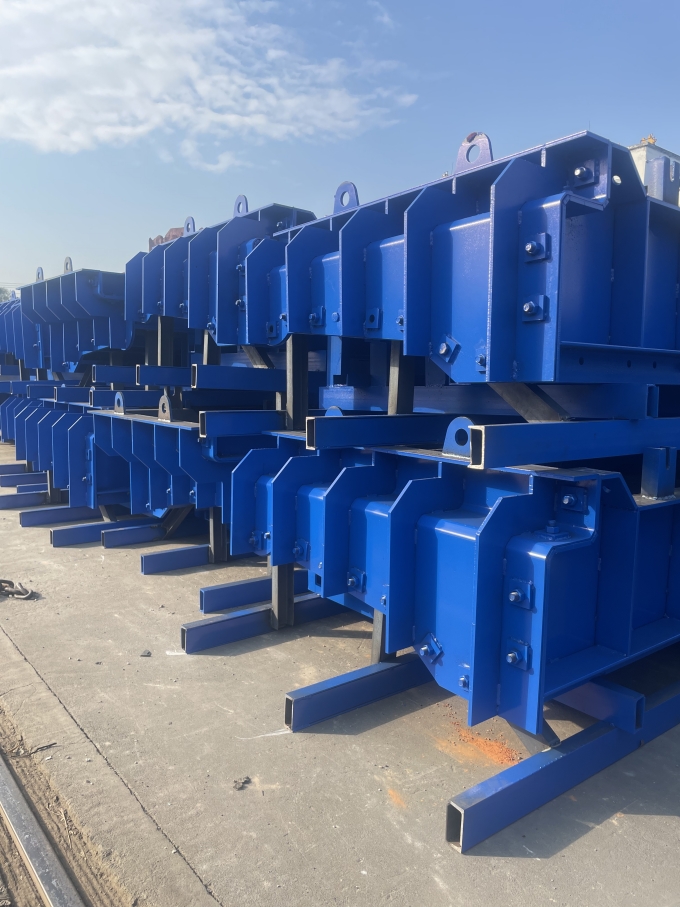 偉志景觀護欄鋼模板,打造城市靚麗風景線